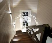 Лестница из лиственницы с подсветкой ступеней 